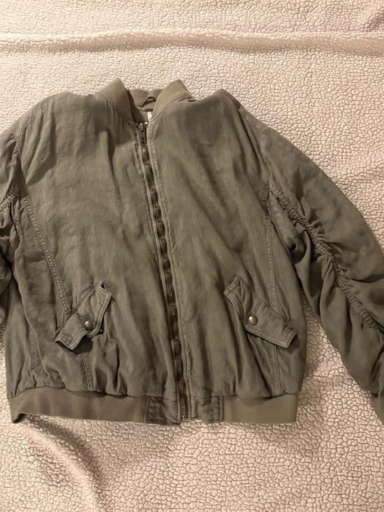 Free People Jackets & Blazers - Free People Olive Green Bomber Jacket